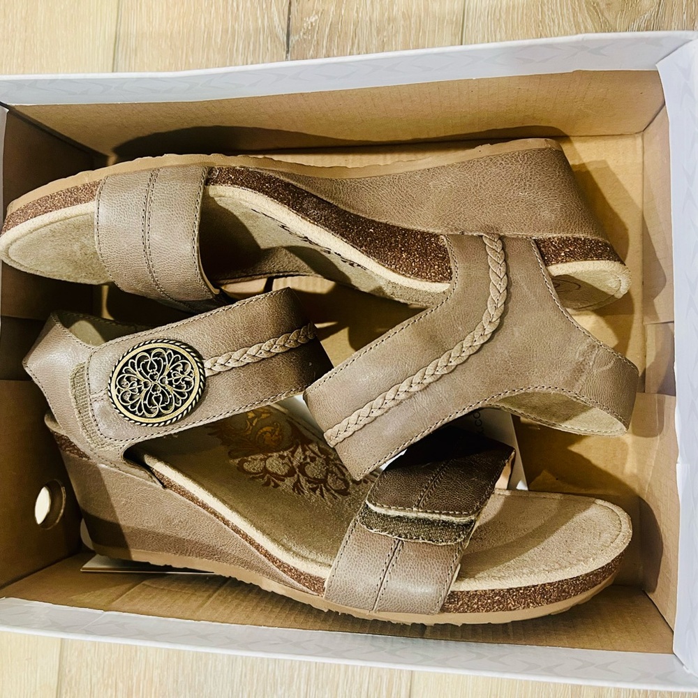 Aetrex Stone Adjustable Strap Wedge Sandal